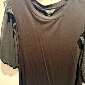 Simply Vera Vera Wang Black Top with Ruffled Sleeves
